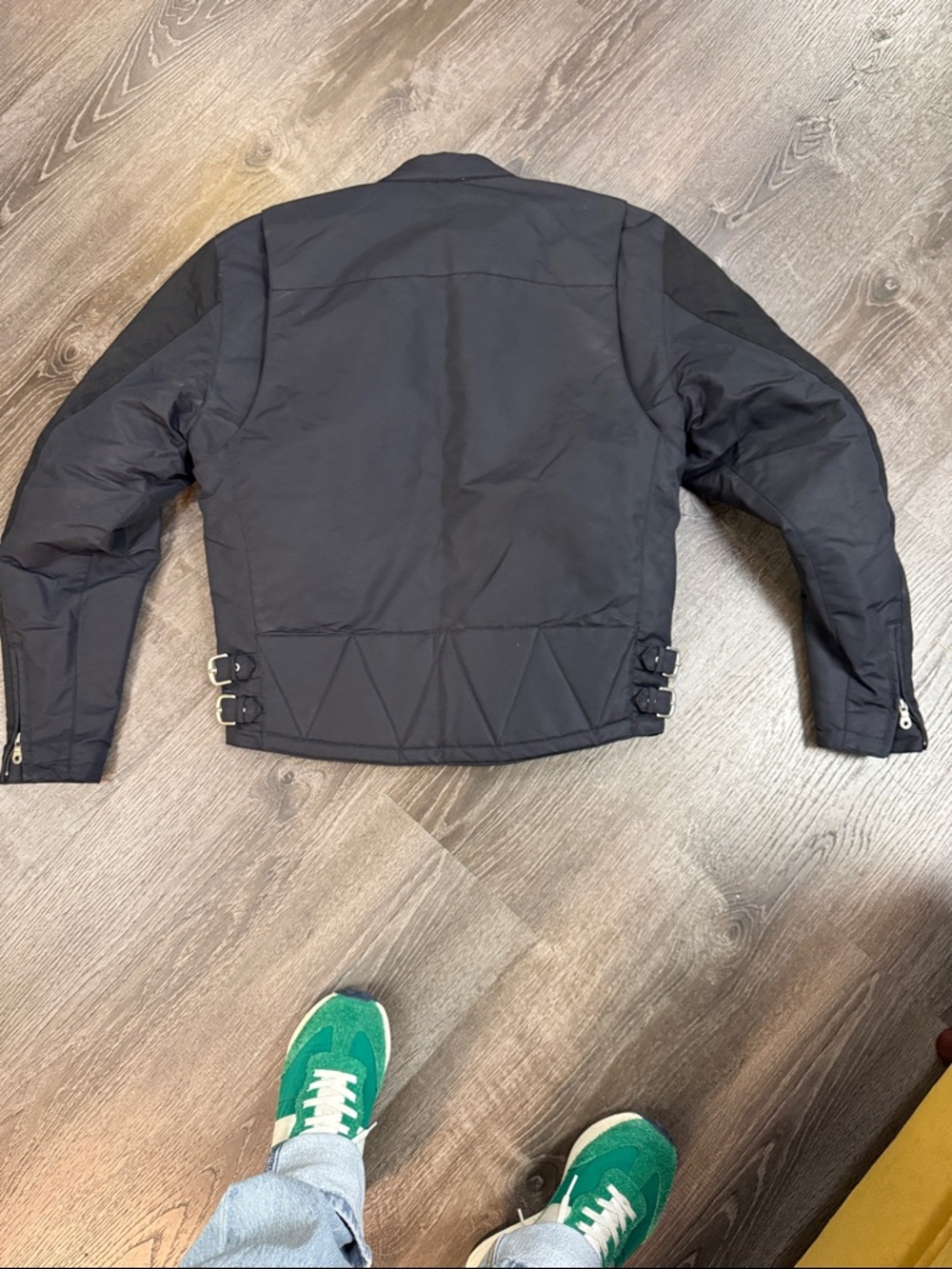 Harley-Davidson Black Jacket with Red & Gold Sleeve Logos - Picture 5 of 8